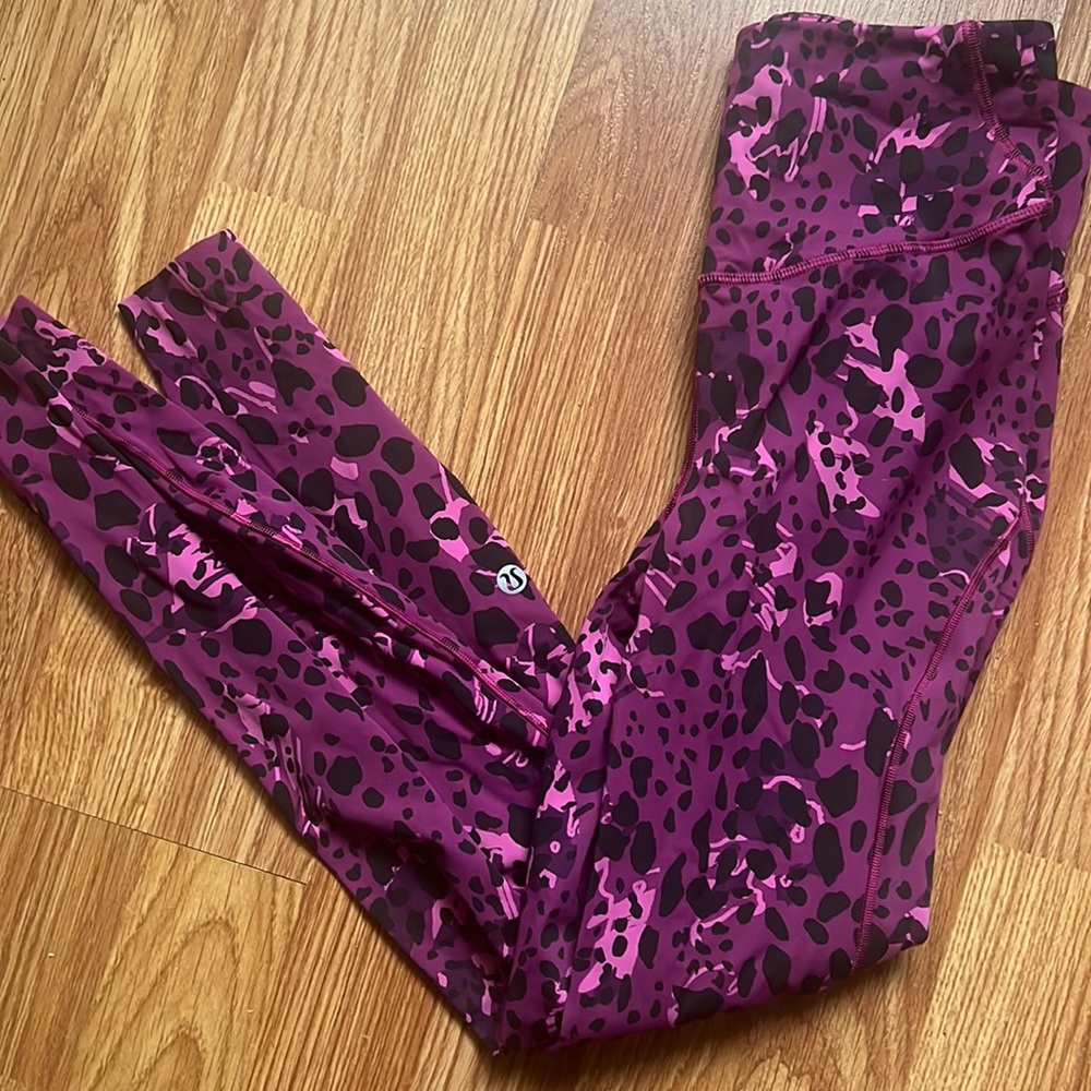 Leopard print lulu leggings size 4
